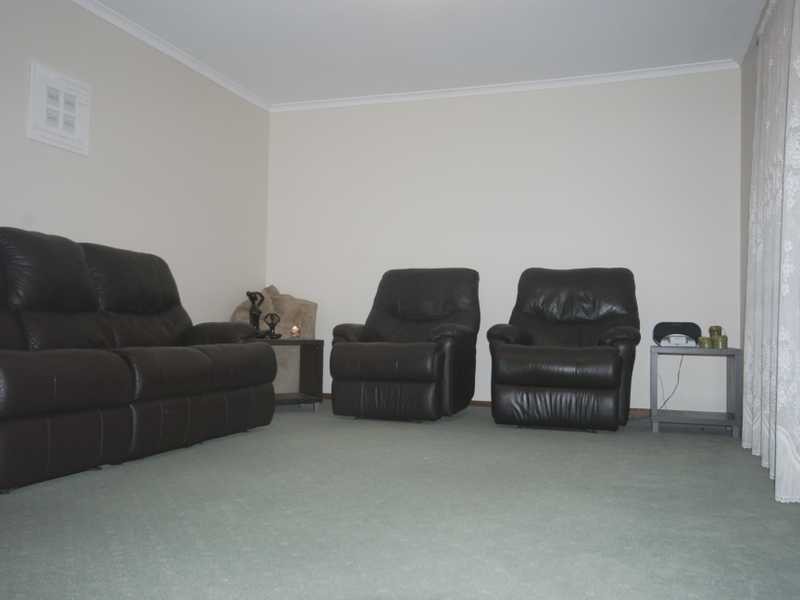 6 Karoom Drive, Glenfield Park NSW 2650