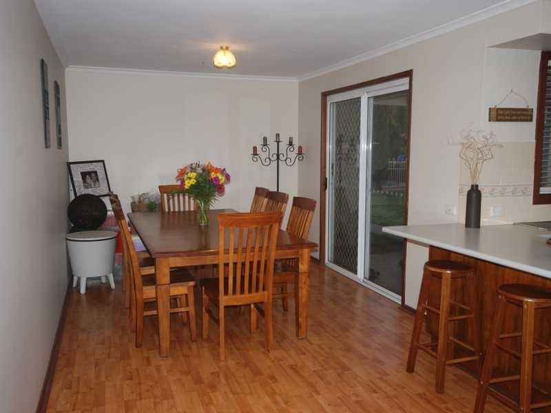 6 Karoom Drive, Glenfield Park NSW 2650