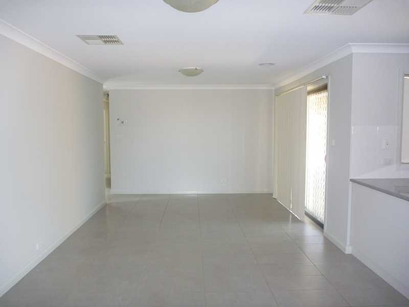 25 Melaleuca Drive, Forest Hill NSW 2651