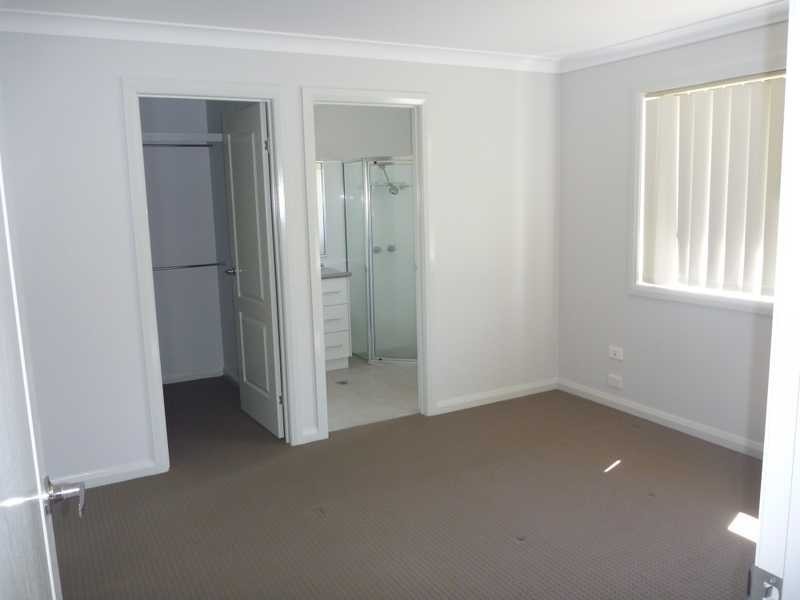 25 Melaleuca Drive, Forest Hill NSW 2651