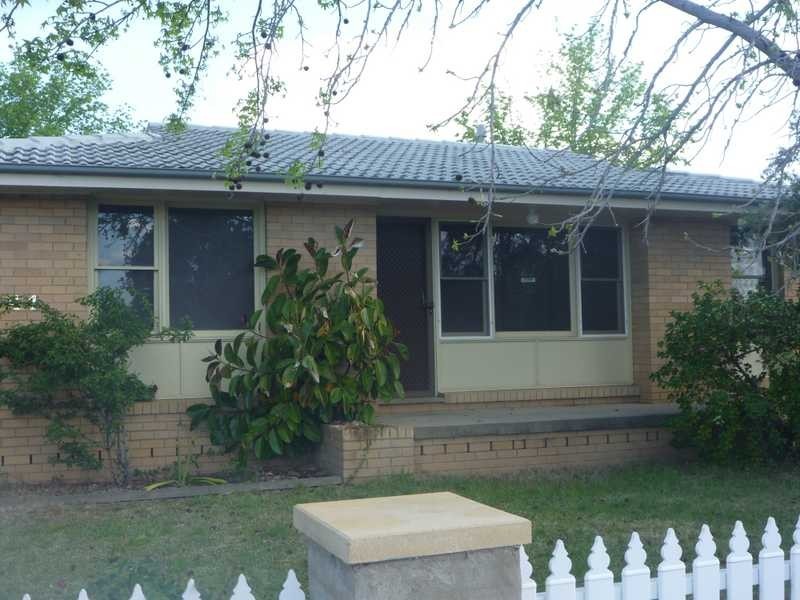 44 Bruce Street, Tolland NSW 2650
