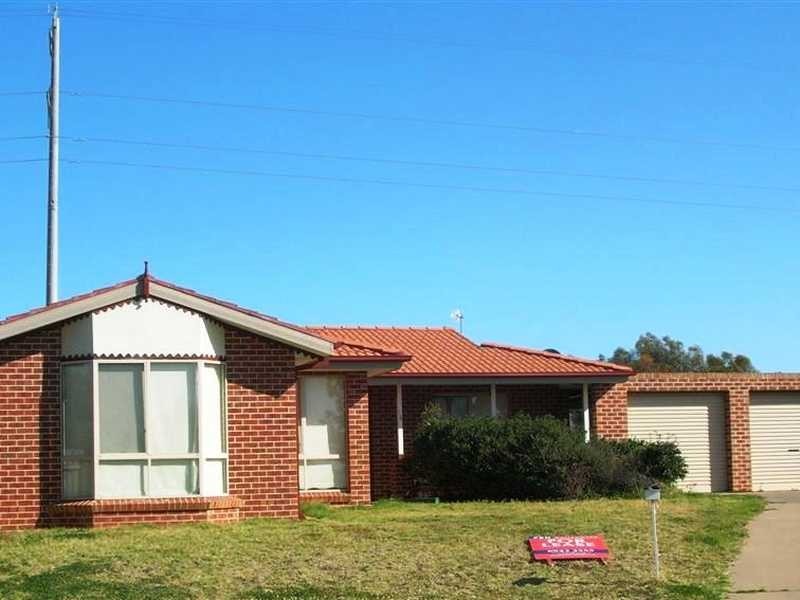 14 Kaldari Crescent, Glenfield Park NSW 2650