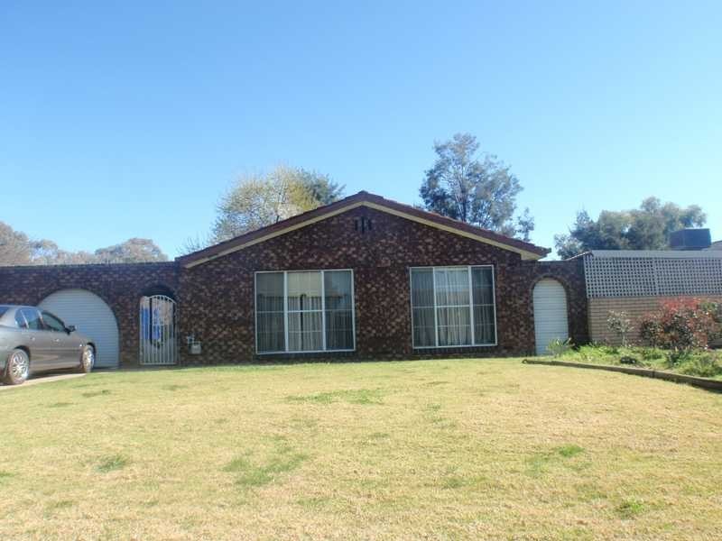 4 Banderra Avenue, Wagga Wagga NSW 2650