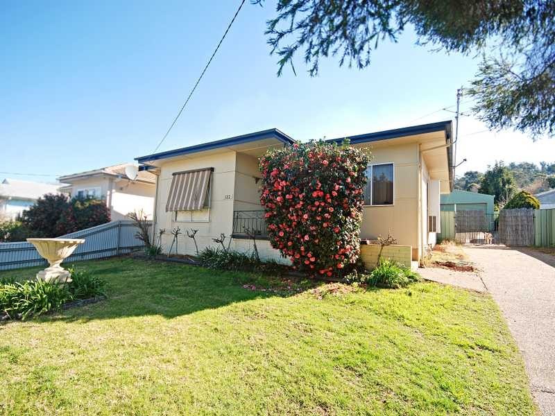 122 Meadow Street, Kooringal NSW 2650