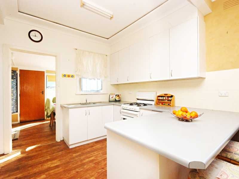 122 Meadow Street, Kooringal NSW 2650