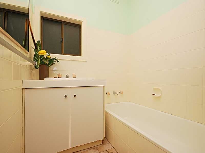 122 Meadow Street, Kooringal NSW 2650