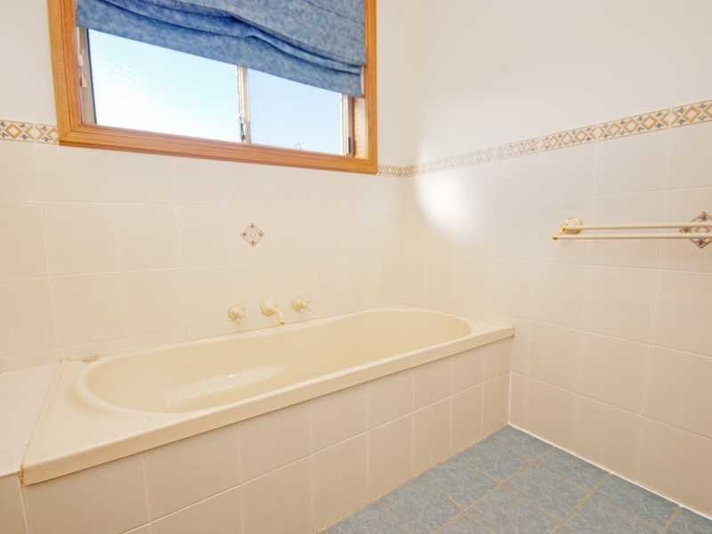 43 Tamar Drive, Tatton NSW 2650