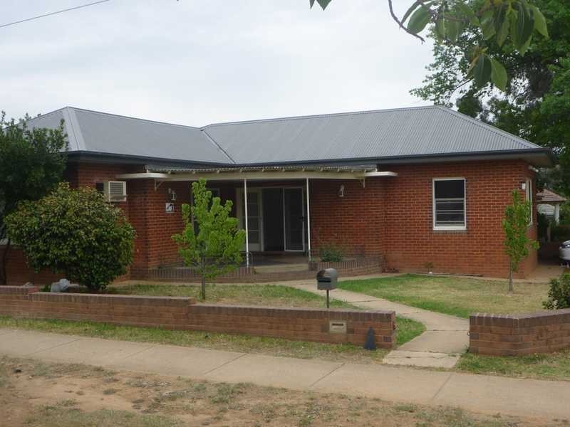 48 Blamey Street, Turvey Park NSW 2650