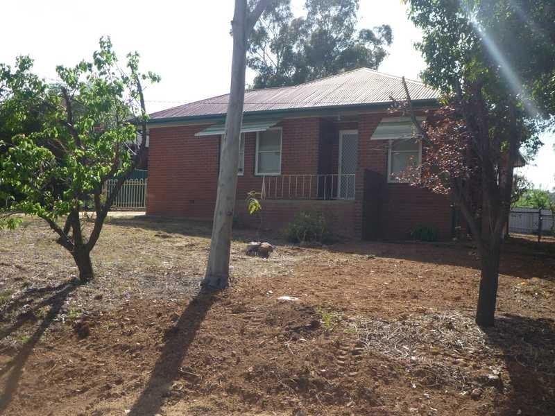 99 Macleay Street, Turvey Park NSW 2650