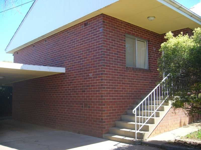 3/92 Meadow Street, Kooringal NSW 2650