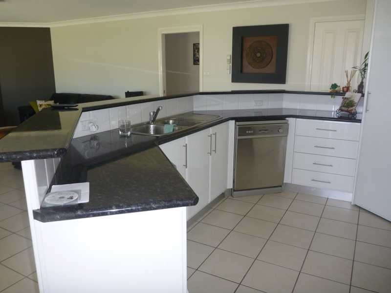 10 Cowan Place, Lloyd NSW 2650