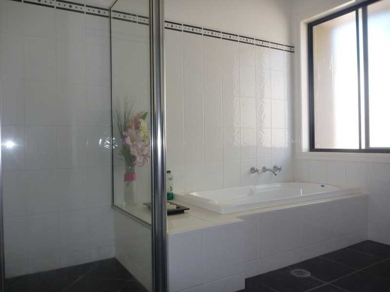 10 Cowan Place, Lloyd NSW 2650