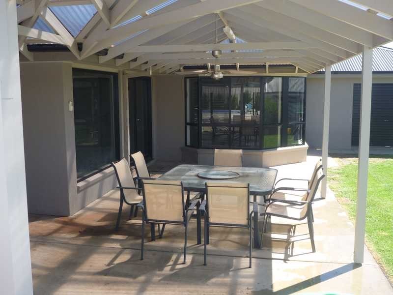 10 Cowan Place, Lloyd NSW 2650