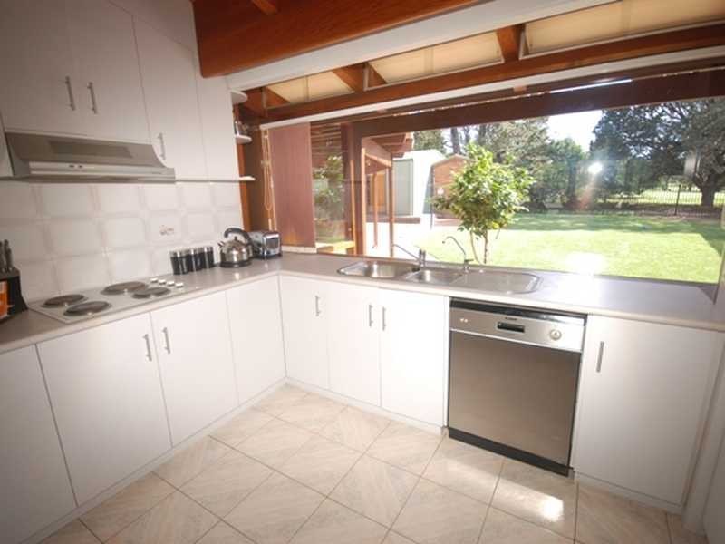 53 Dalkeith Ave, Lake Albert NSW 2650