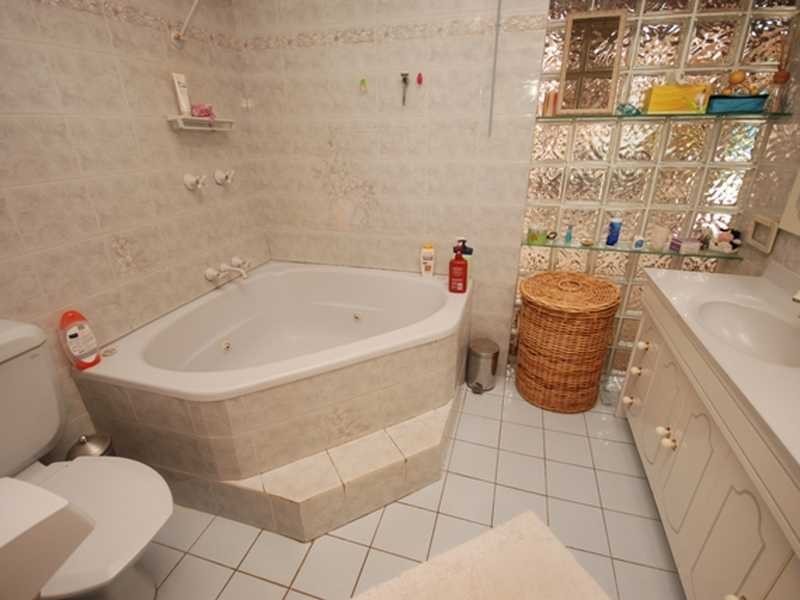 53 Dalkeith Ave, Lake Albert NSW 2650