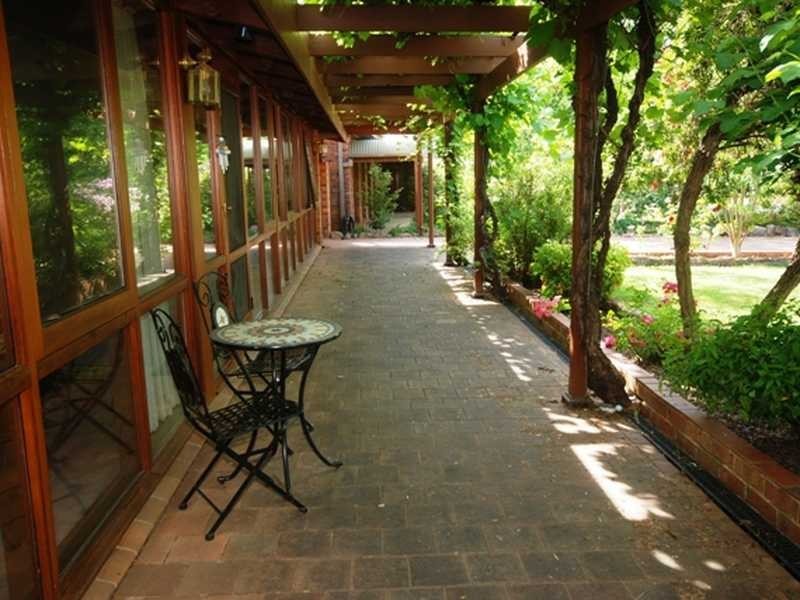 53 Dalkeith Ave, Lake Albert NSW 2650