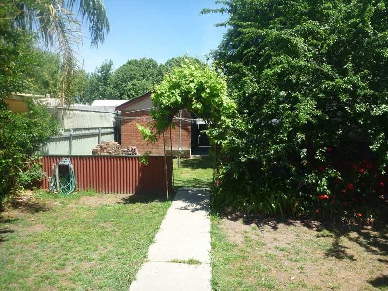 20 McKinnon Street, Wagga Wagga NSW 2650