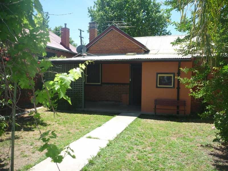 20 McKinnon Street, Wagga Wagga NSW 2650