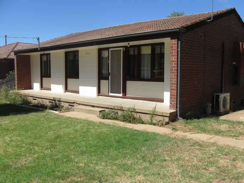 32 Menzies, Kooringal NSW 2650