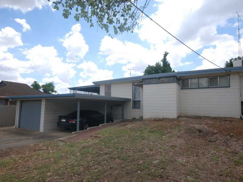 129 Redhill Road, Kooringal NSW 2650