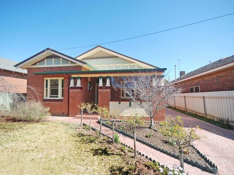 4 Macleay Street, Wagga Wagga NSW 2650