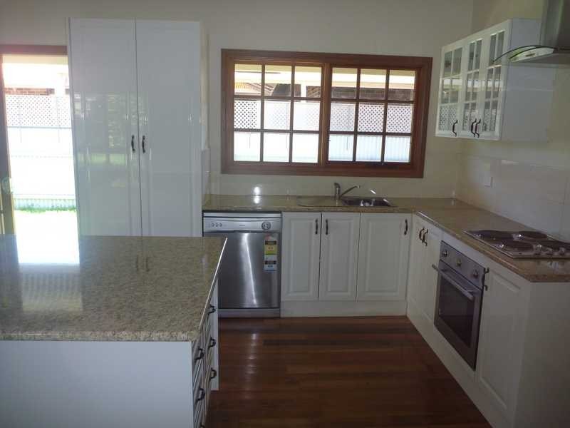 2/17 Craft Street, Lake Albert NSW 2650