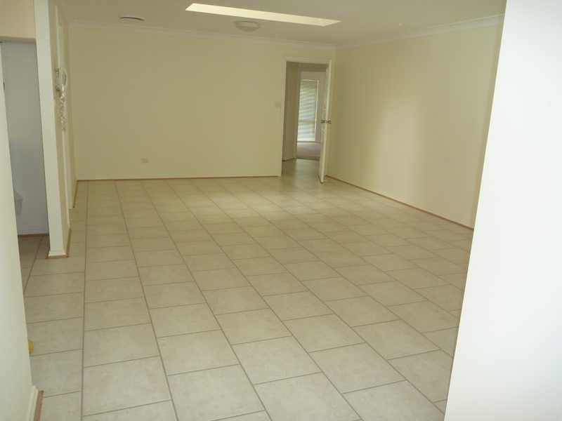 19 Brooklyn Drive, Bourkelands NSW 2650