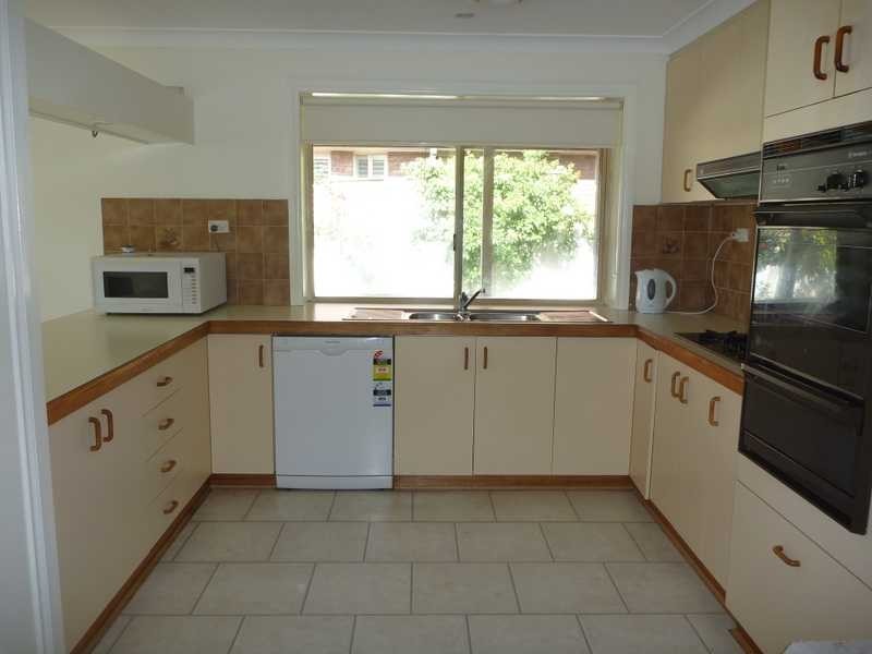 19 Brooklyn Drive, Bourkelands NSW 2650