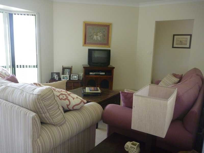 74 Paldi Cresent, Glenfield Park NSW 2650