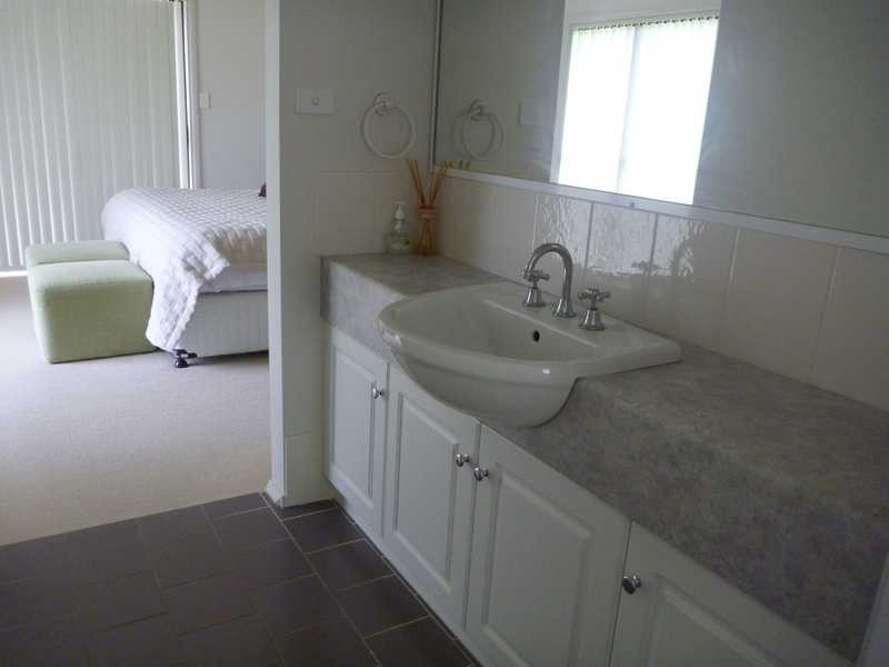 74 Paldi Cresent, Glenfield Park NSW 2650