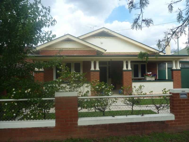 25 Oates Avenue, Wagga Wagga NSW 2650