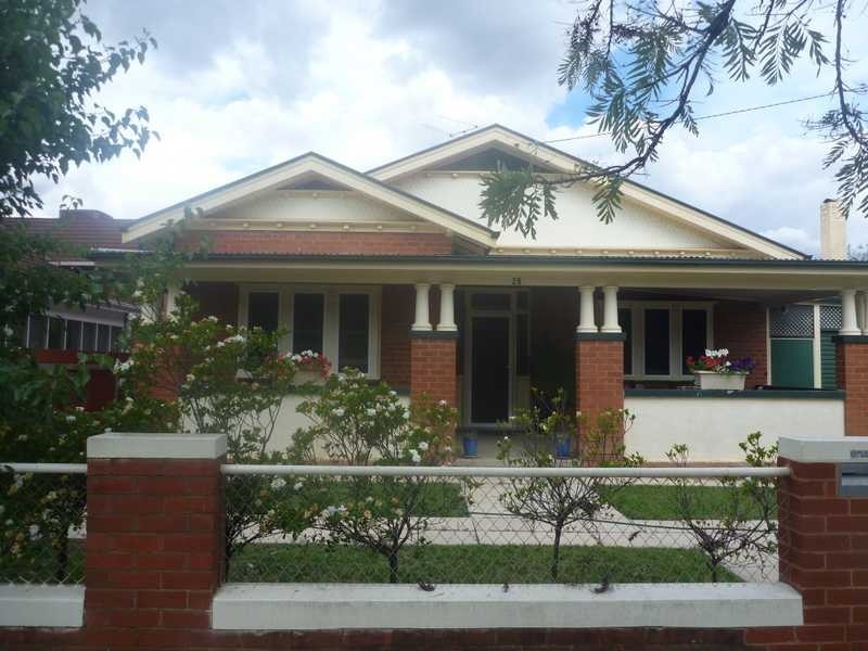 25 Oates Avenue, Wagga Wagga NSW 2650