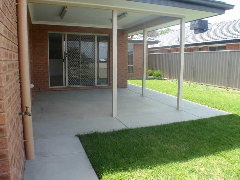 30 Brindabella Drive, Tatton NSW 2650