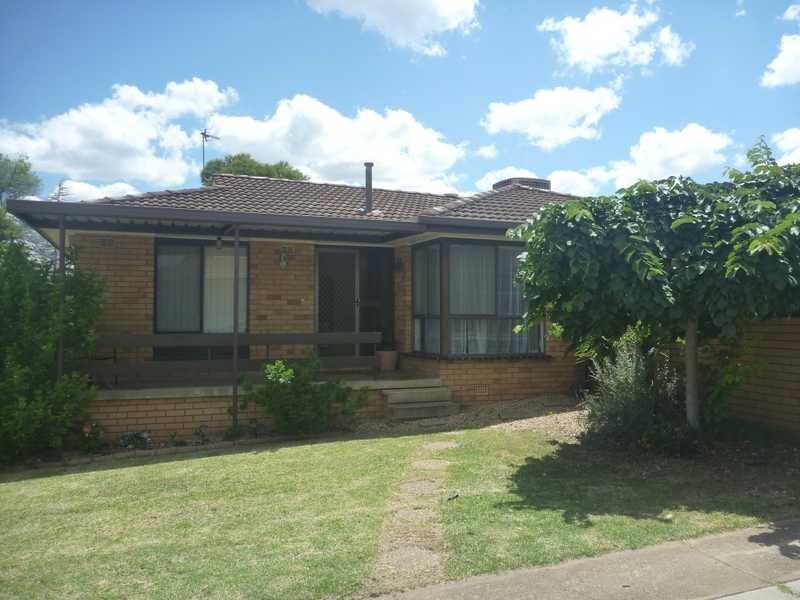 27 Malaya Drive, Tolland NSW 2650