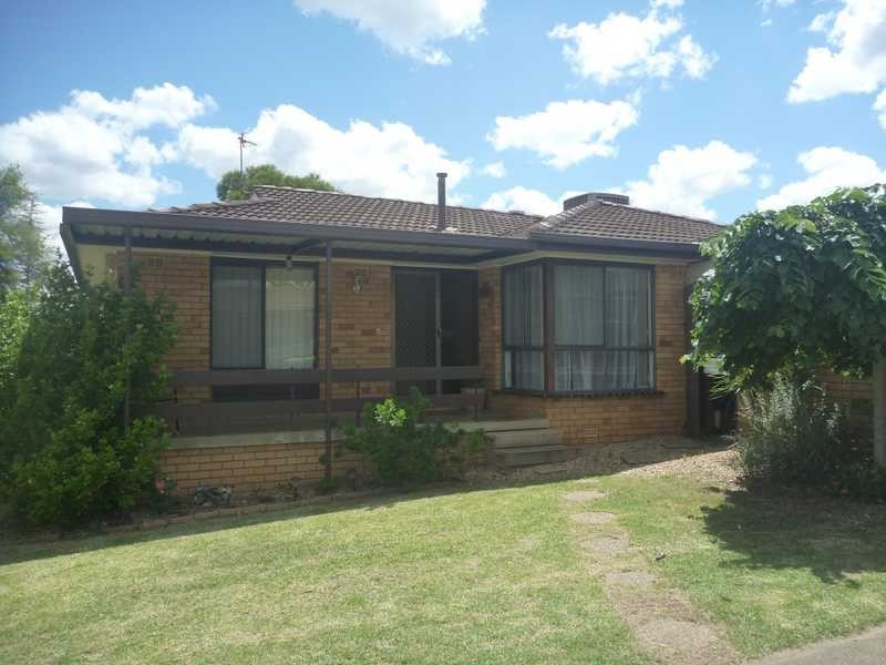 27 Malaya Drive, Tolland NSW 2650