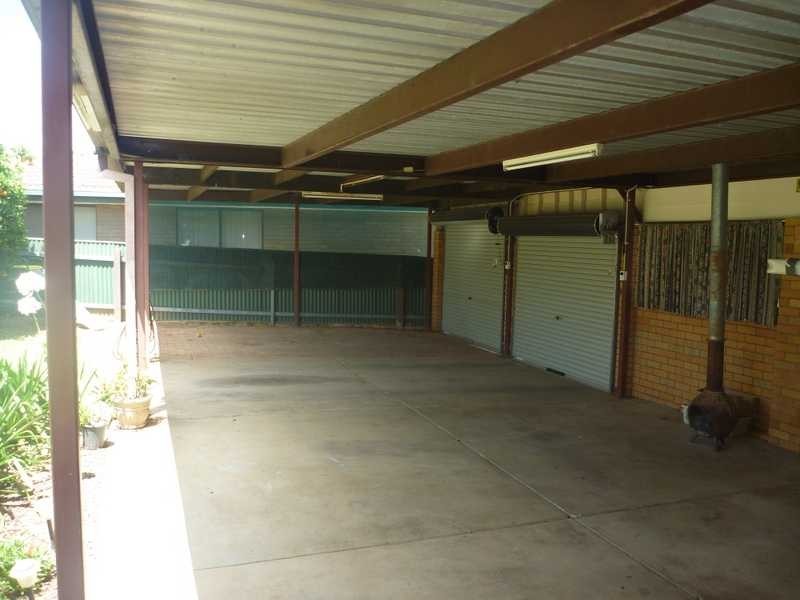 27 Malaya Drive, Tolland NSW 2650
