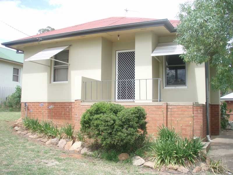 109 Macleay Street, Wagga Wagga NSW 2650