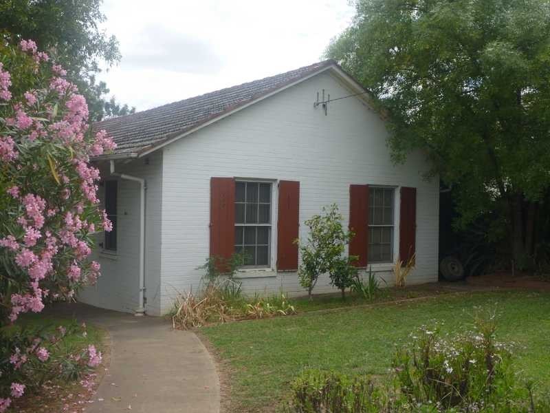24 Grandview Place, Wagga Wagga NSW 2650