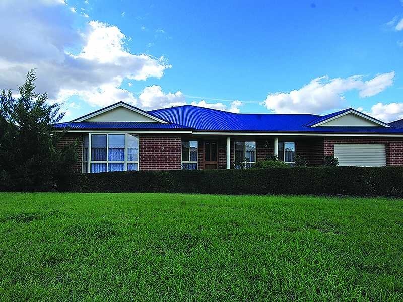 9 Woomera Place, Glenfield Park NSW 2650