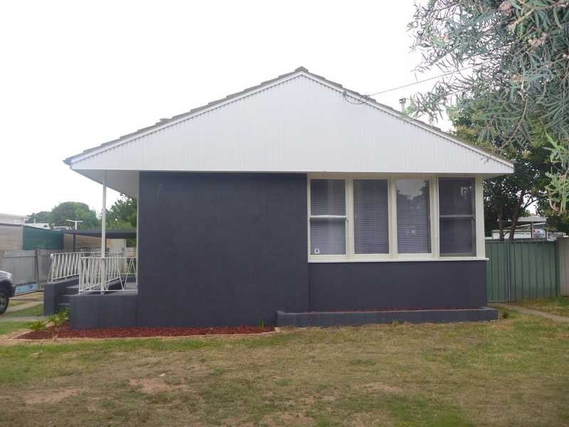 8 Madang Street, Ashmont NSW 2650