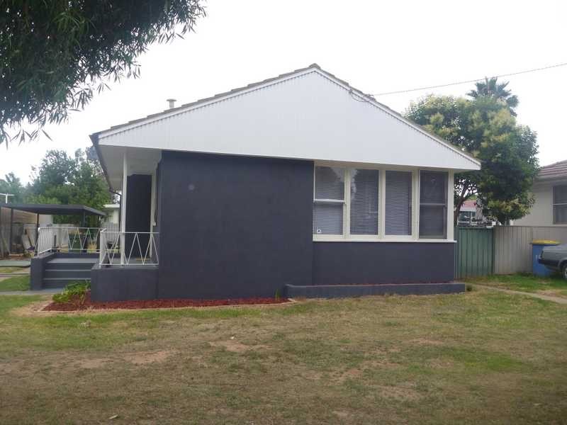 8 Madang Street, Ashmont NSW 2650