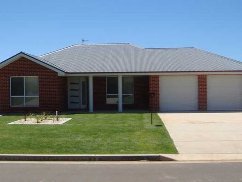 14 Carinya Street, Wagga Wagga NSW 2650