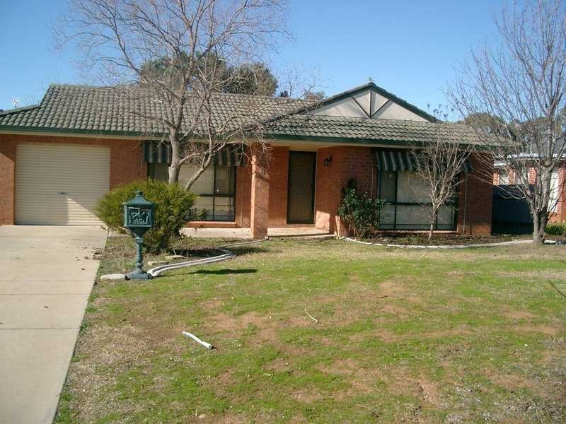 8 Juniper Place, Forest Hill NSW 2651