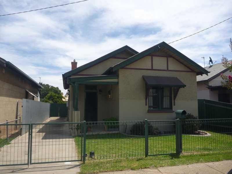4 Broad Street, Wagga Wagga NSW 2650