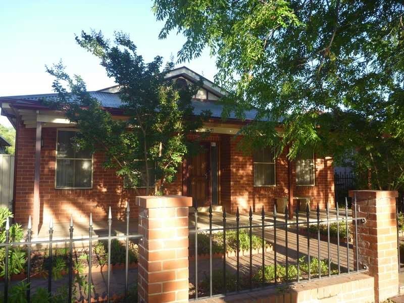 126 Peter Street, Wagga Wagga NSW 2650