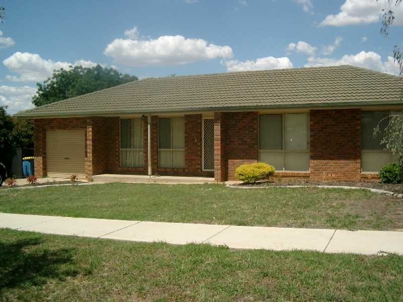 18a Gunn Drive, Wagga Wagga NSW 2650
