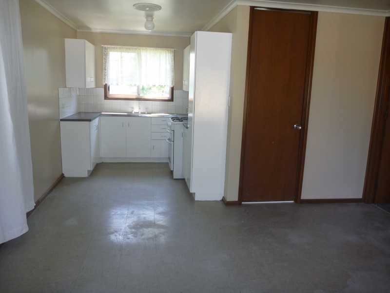 12 Dennis Crescent, Tolland NSW 2650