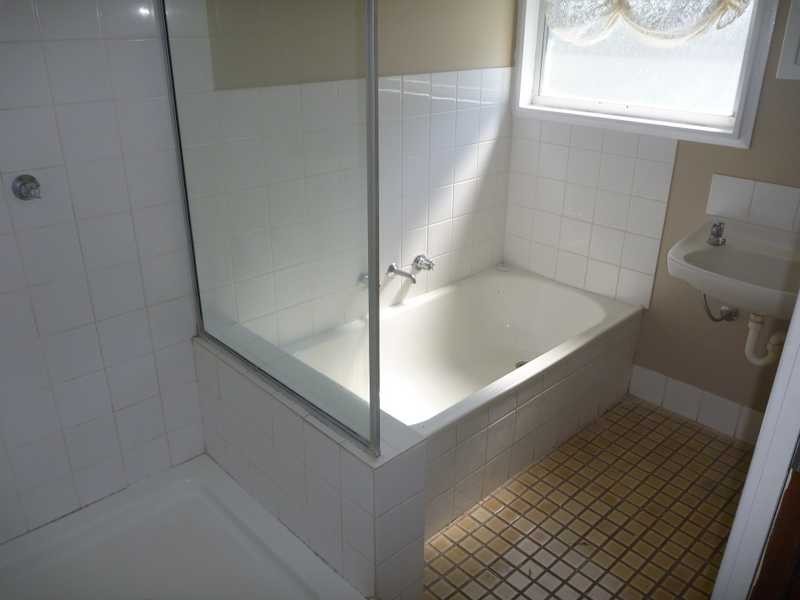 12 Dennis Crescent, Tolland NSW 2650