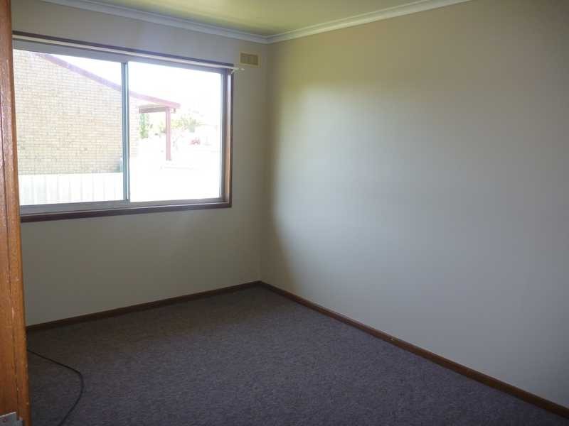 12 Dennis Crescent, Tolland NSW 2650