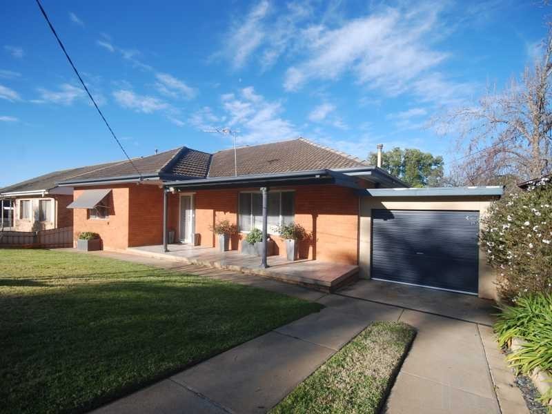 79 Meadow Street, Wagga Wagga NSW 2650